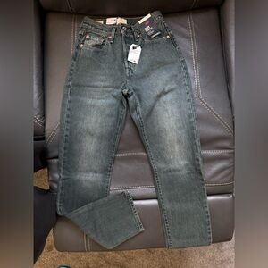 Women 501 Levi Jeans 25x32